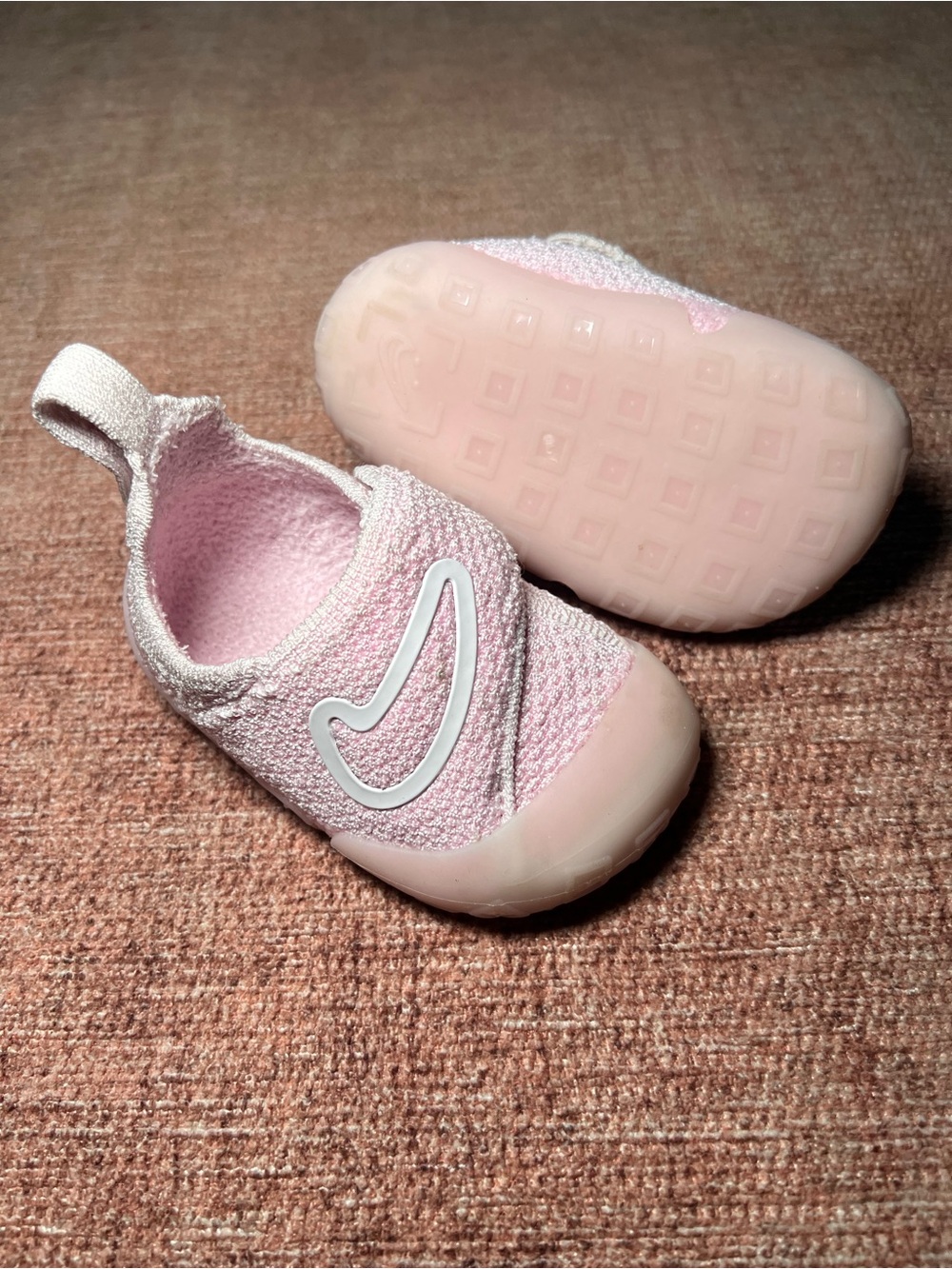 Nike Swoosh 1 Little Kids Size 4 Slip-On Athletic Shoes - Pink - APMA approved